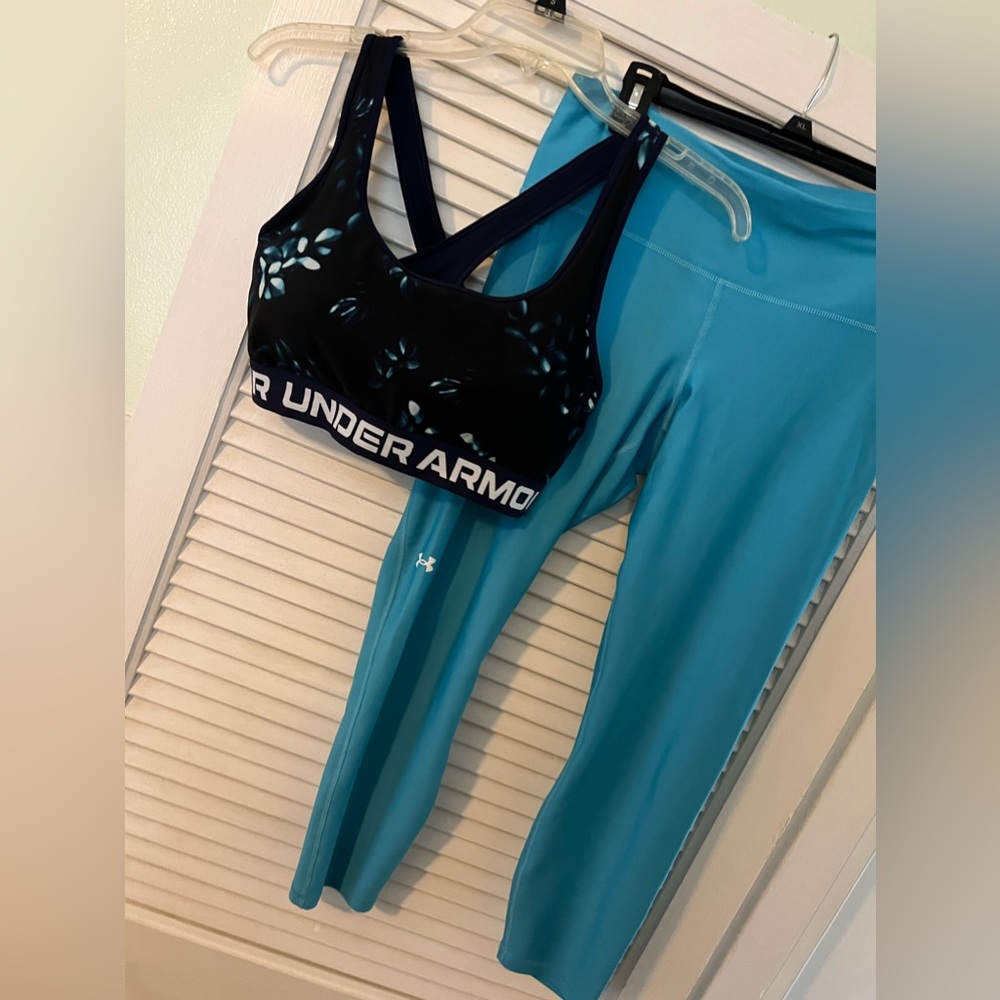 UA capri leggings & sports bra, size large. Selling together as a set.